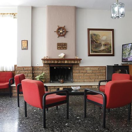 Noufara Hotel Kamena Vourla Buitenkant foto