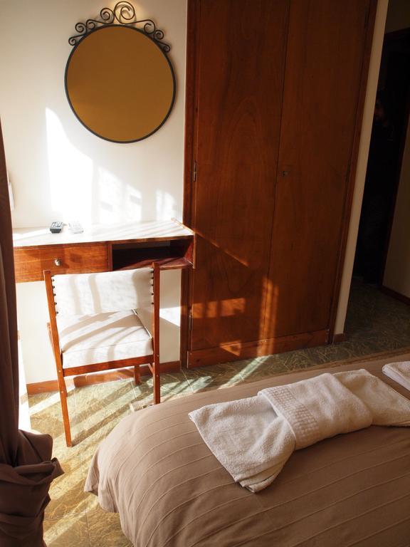 Noufara Hotel Kamena Vourla Buitenkant foto