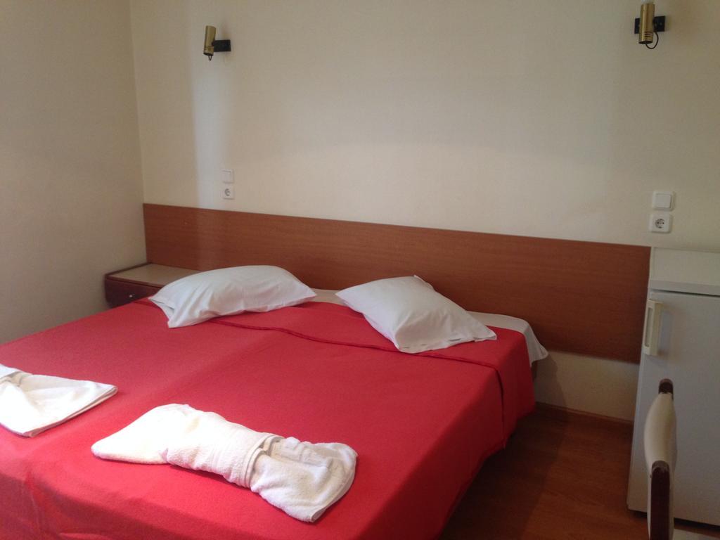 Noufara Hotel Kamena Vourla Buitenkant foto