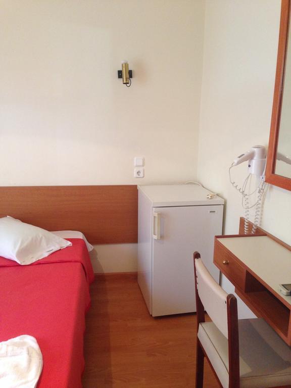 Noufara Hotel Kamena Vourla Buitenkant foto