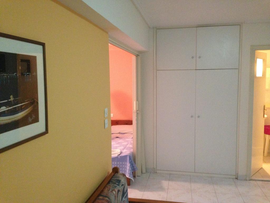 Noufara Hotel Kamena Vourla Kamer foto