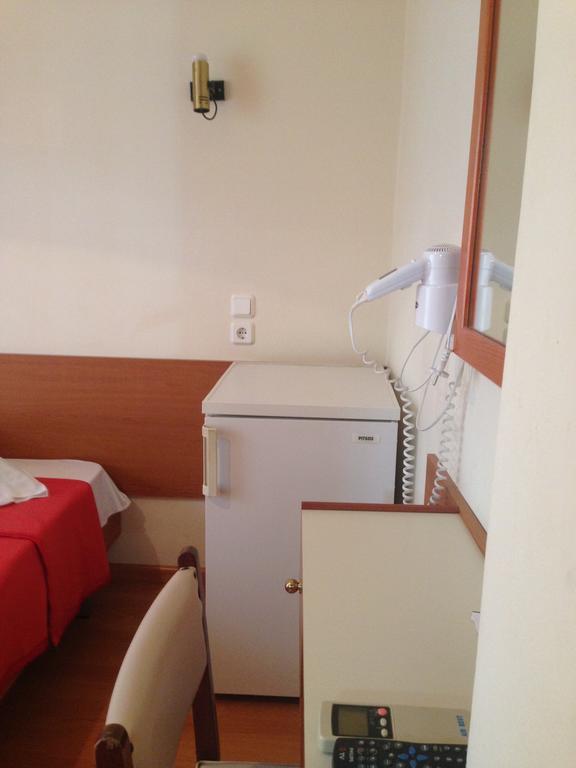Noufara Hotel Kamena Vourla Kamer foto